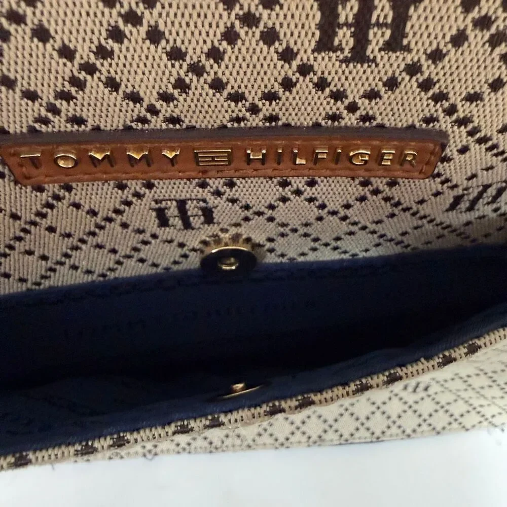 Tommy Hilfiger monogram purse